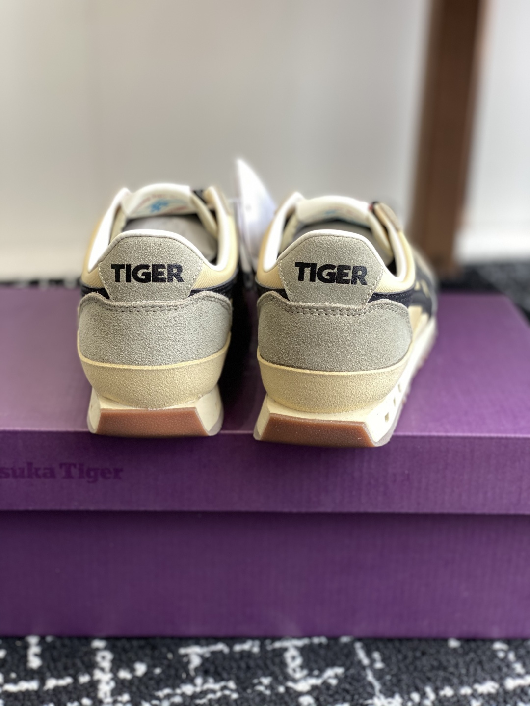 代购级
鬼塚虎 Onitsuka Tiger Ultimate 81 织物系列

融合经典设计与现代工艺