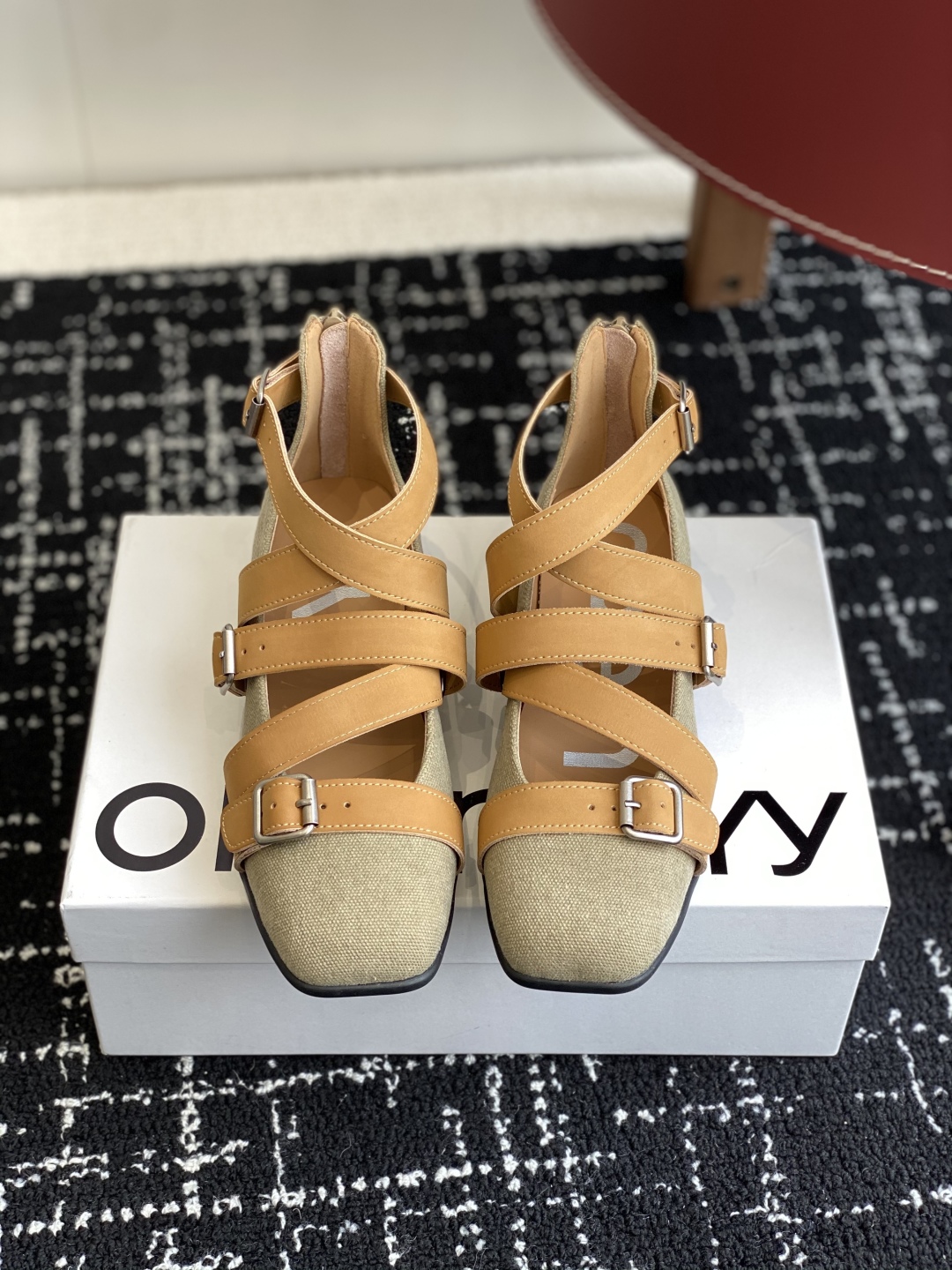 代购级
Open YY 25ss 春夏 新款 韩国 复古 芭蕾鞋

新款持续上新中！openyy最新款芭