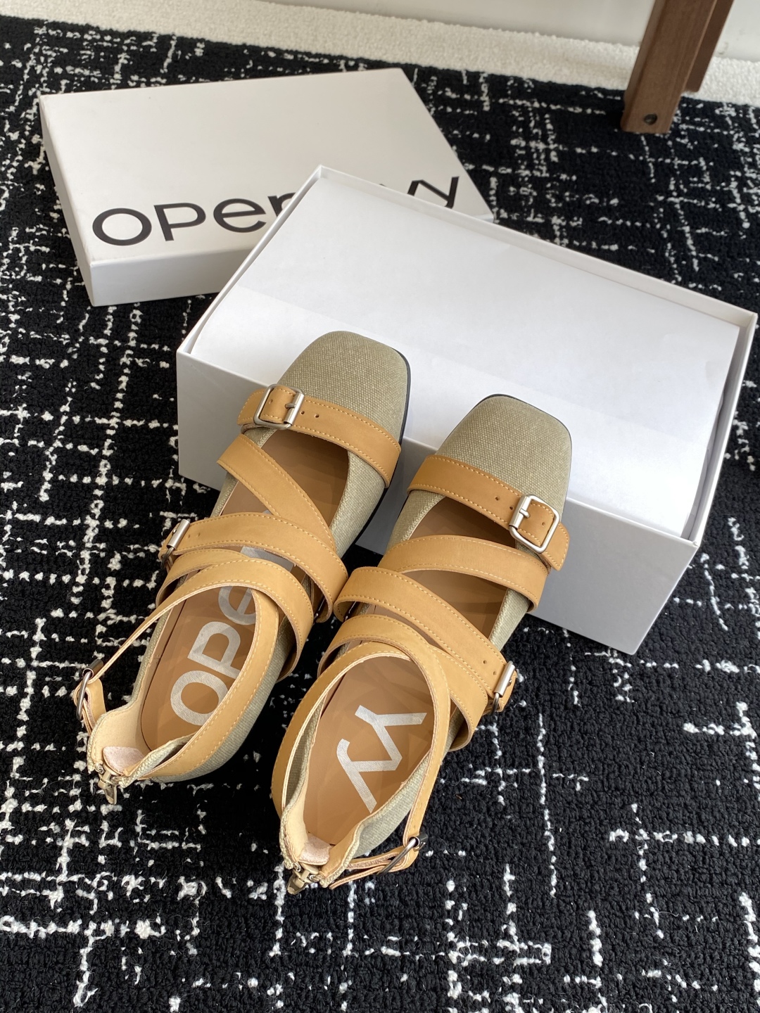 代购级
Open YY 25ss 春夏 新款 韩国 复古 芭蕾鞋

新款持续上新中！openyy最新款芭