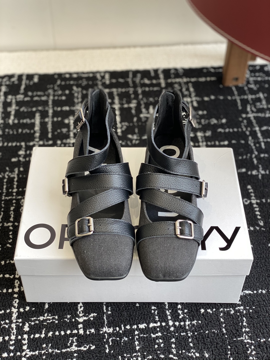 代购级
Open YY 25ss 春夏 新款 韩国 复古 芭蕾鞋

新款持续上新中！openyy最新款芭