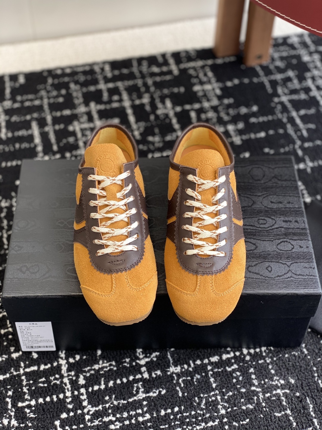 代购级(情侣款)
Dries Van Noten·DVN 25 ss 春夏 复古德训鞋
dvn的德训鞋