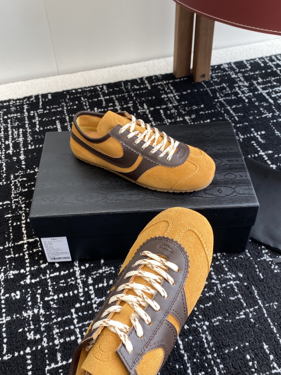 代购级(情侣款)
Dries Van Noten·DVN 25 ss 春夏 复古德训鞋
dvn的德训鞋