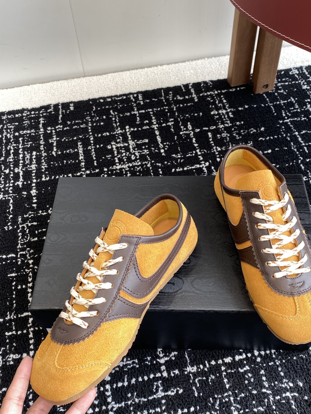 代购级(情侣款)
Dries Van Noten·DVN 25 ss 春夏 复古德训鞋
dvn的德训鞋