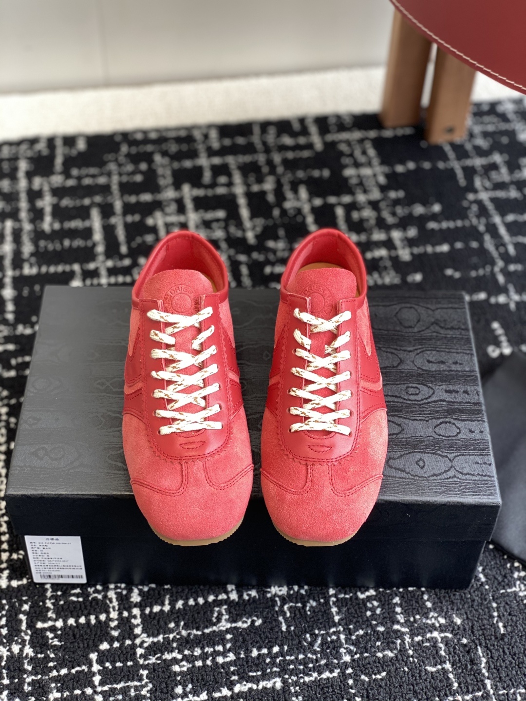 代购级(情侣款)
Dries Van Noten·DVN 25 ss 春夏 复古德训鞋
dvn的德训鞋