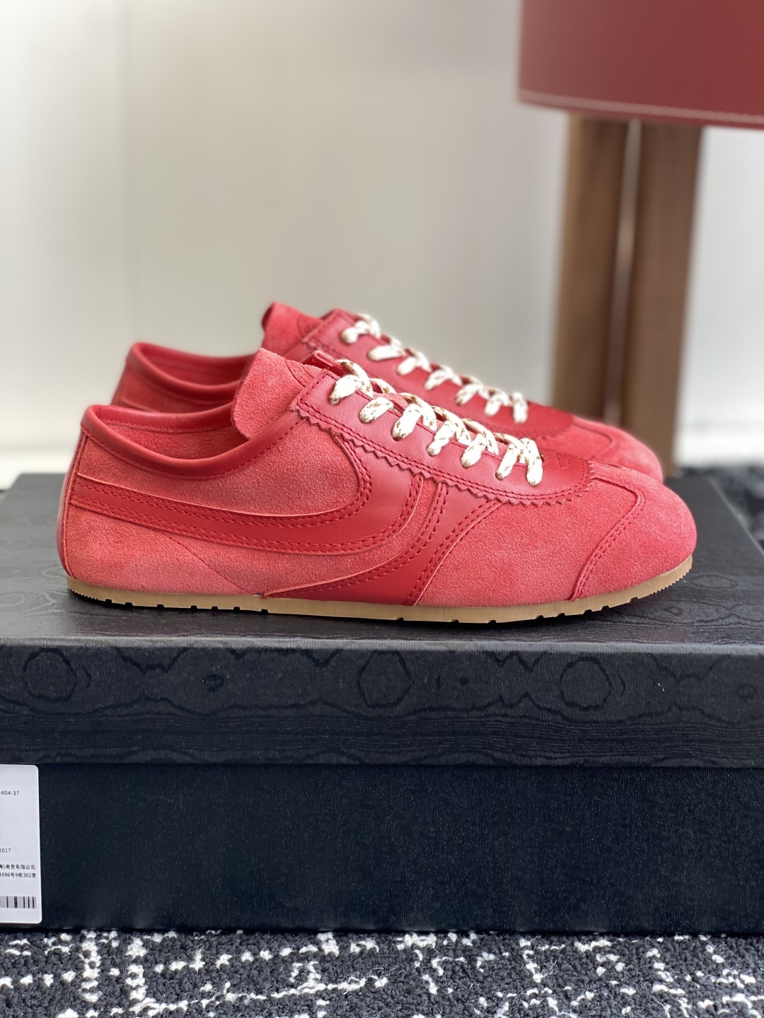 代购级(情侣款)
Dries Van Noten·DVN 25 ss 春夏 复古德训鞋
dvn的德训鞋