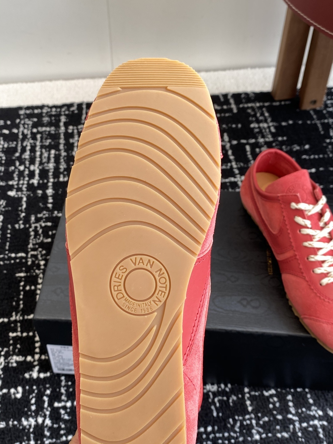 代购级(情侣款)
Dries Van Noten·DVN 25 ss 春夏 复古德训鞋
dvn的德训鞋