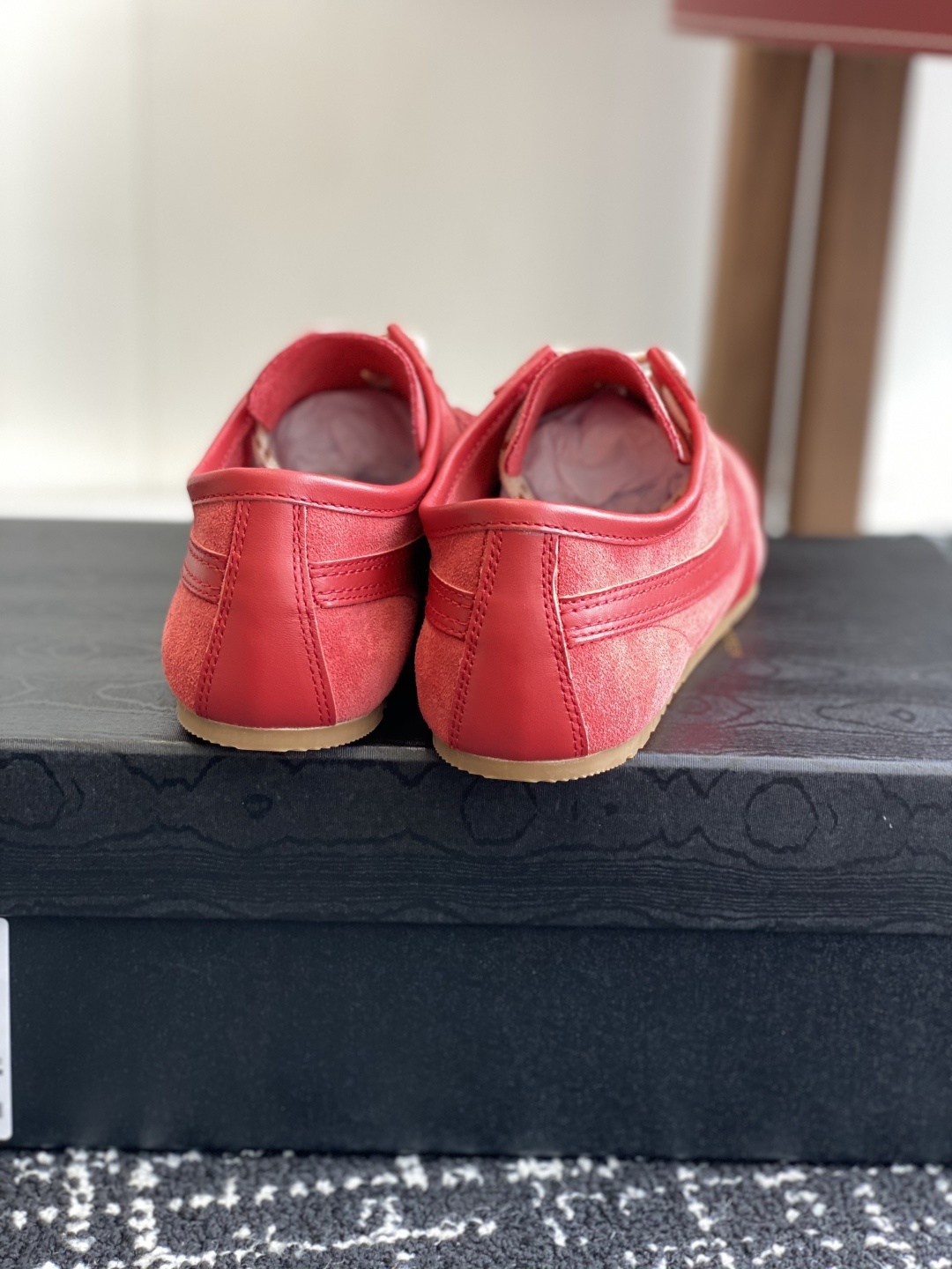 代购级(情侣款)
Dries Van Noten·DVN 25 ss 春夏 复古德训鞋
dvn的德训鞋