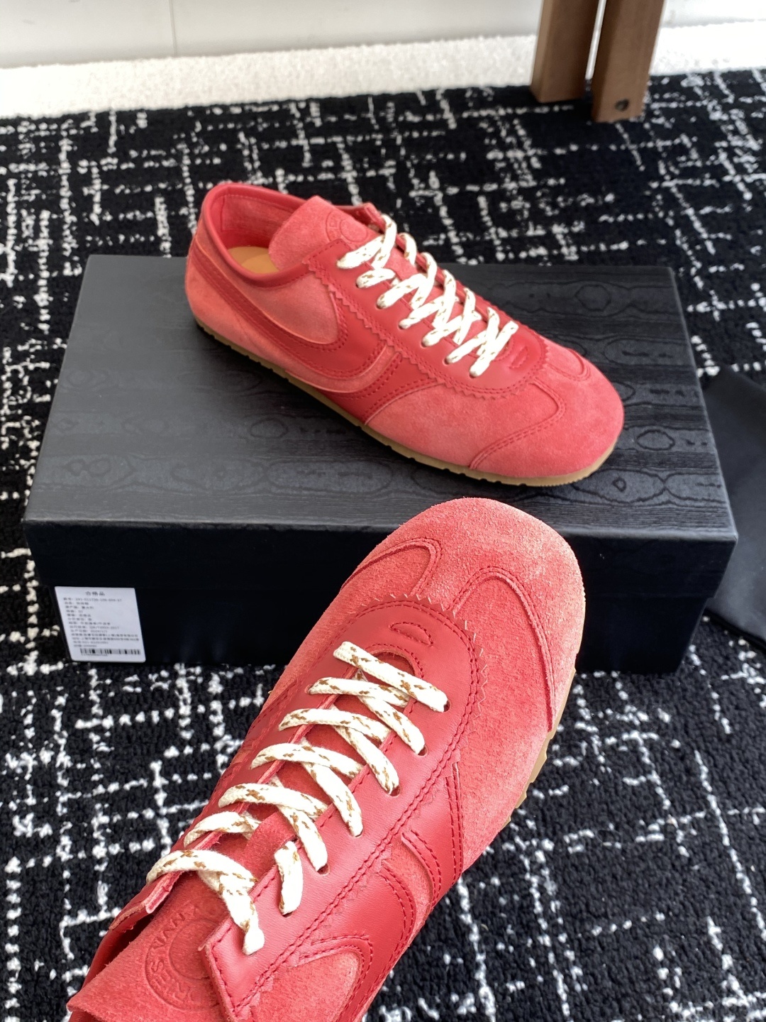 代购级(情侣款)
Dries Van Noten·DVN 25 ss 春夏 复古德训鞋
dvn的德训鞋