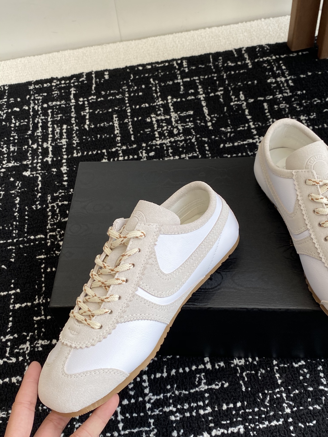 代购级（情侣款）
Dries Van Noten·DVN 25 ss 春夏 复古德训鞋

dvn的德训鞋