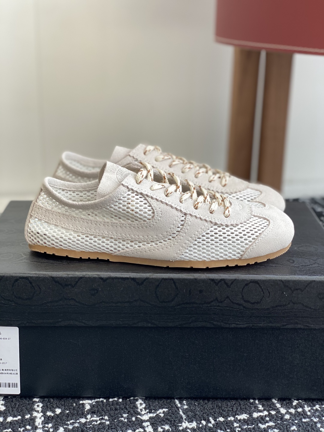 代购级(情侣款)
Dries Van Noten·DVN 25 ss 春夏 复古德训鞋
dvn的德训鞋