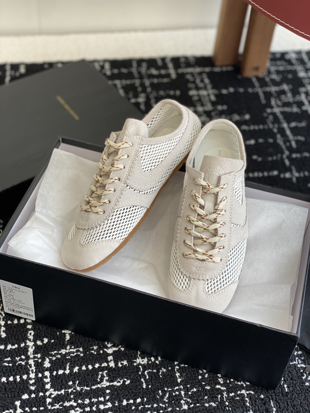 代购级(情侣款)
Dries Van Noten·DVN 25 ss 春夏 复古德训鞋
dvn的德训鞋