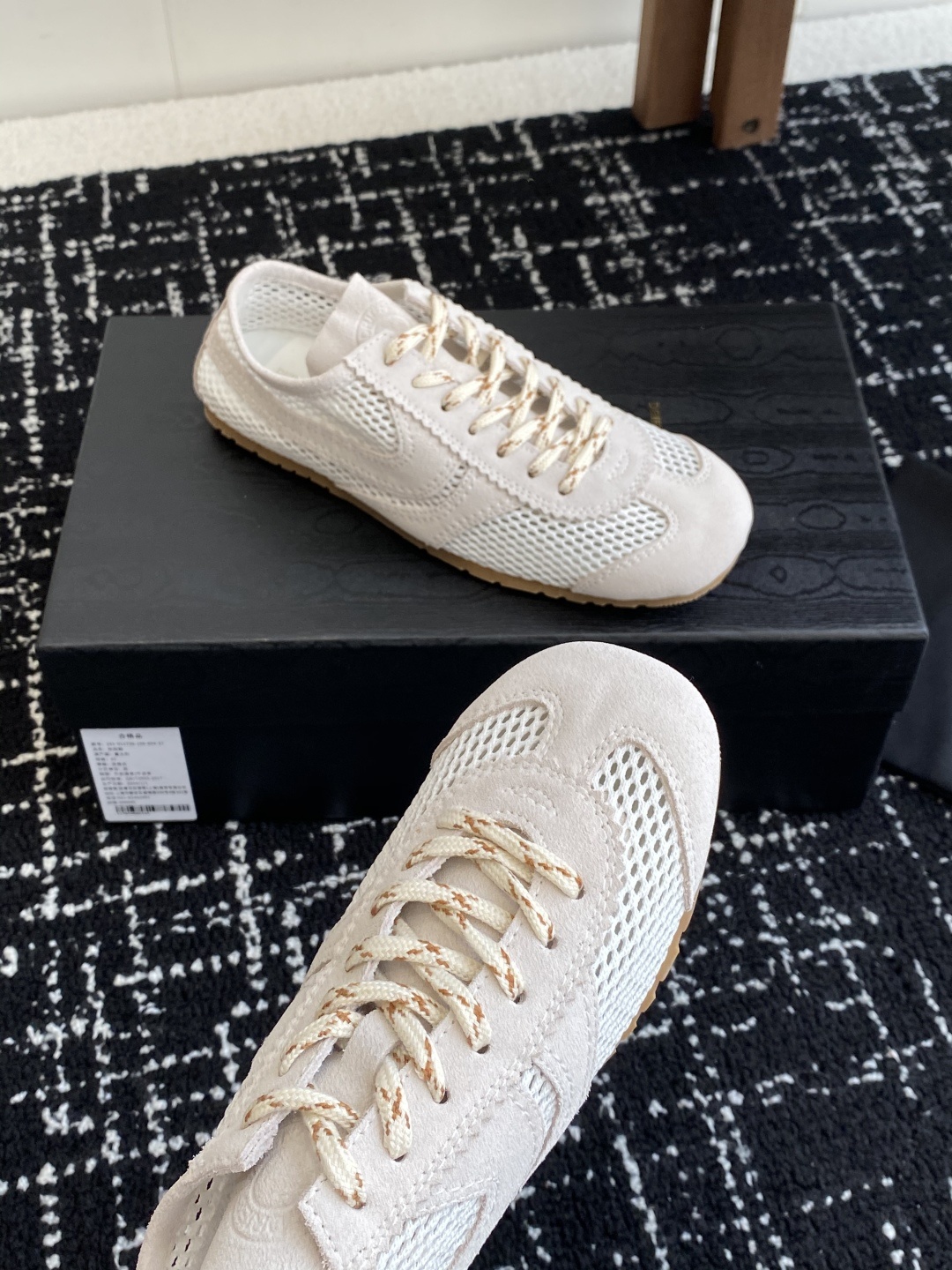 代购级(情侣款)
Dries Van Noten·DVN 25 ss 春夏 复古德训鞋
dvn的德训鞋