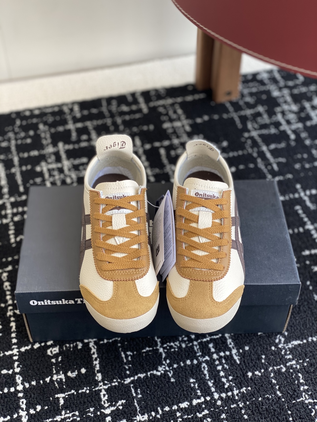 代购级
亚瑟士 Onitsuka Tiger鬼冢虎 反转李小龙

现代经典复古休闲MEXICO66，情侣