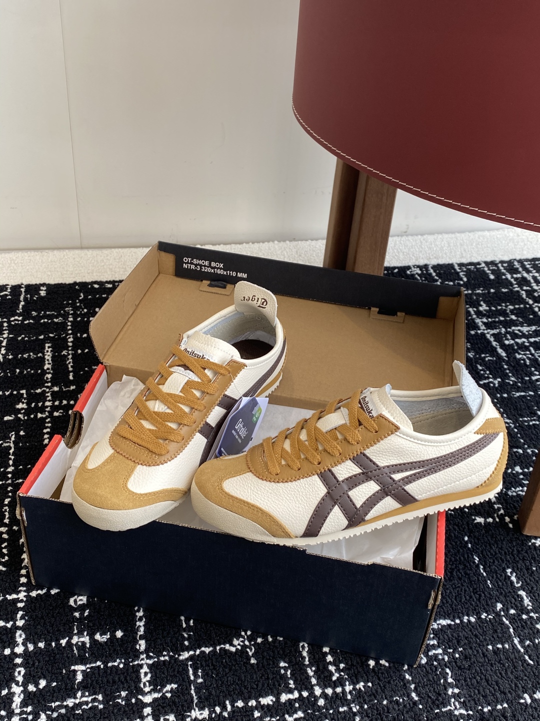 代购级
亚瑟士 Onitsuka Tiger鬼冢虎 反转李小龙

现代经典复古休闲MEXICO66，情侣