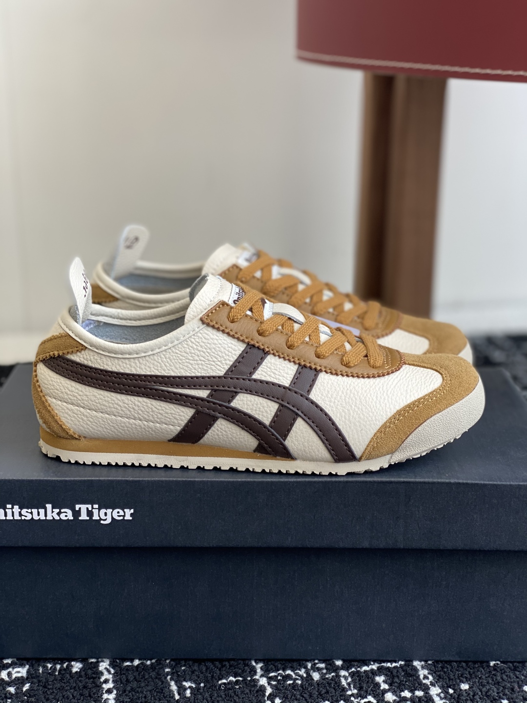 代购级
亚瑟士 Onitsuka Tiger鬼冢虎 反转李小龙

现代经典复古休闲MEXICO66，情侣