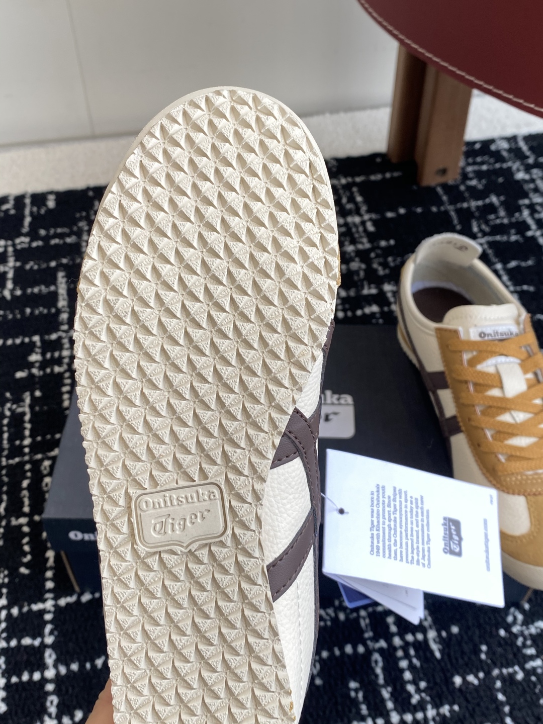 代购级
亚瑟士 Onitsuka Tiger鬼冢虎 反转李小龙

现代经典复古休闲MEXICO66，情侣