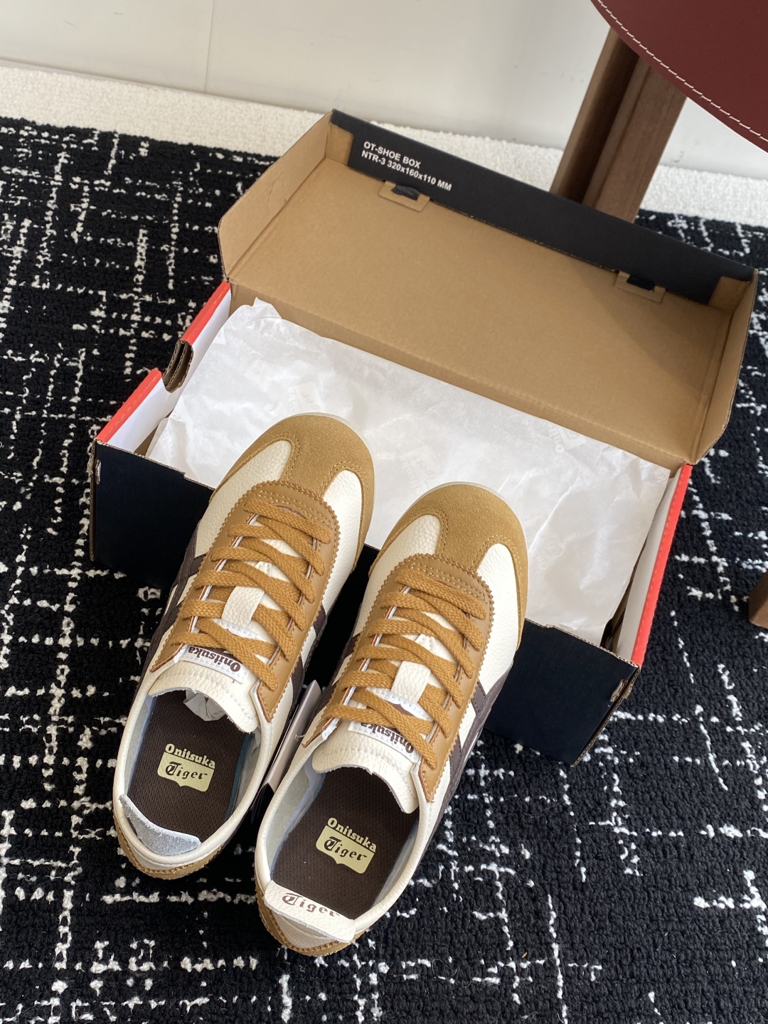 代购级
亚瑟士 Onitsuka Tiger鬼冢虎 反转李小龙

现代经典复古休闲MEXICO66，情侣