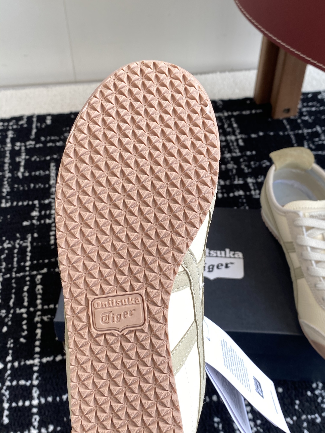 代购级
亚瑟士 Onitsuka Tiger鬼冢虎 反转李小龙

现代经典复古休闲MEXICO66，情侣