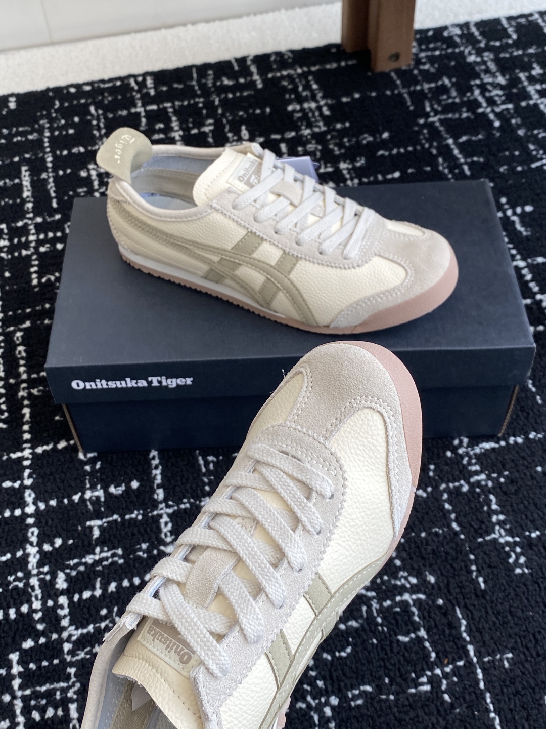 代购级
亚瑟士 Onitsuka Tiger鬼冢虎 反转李小龙

现代经典复古休闲MEXICO66，情侣