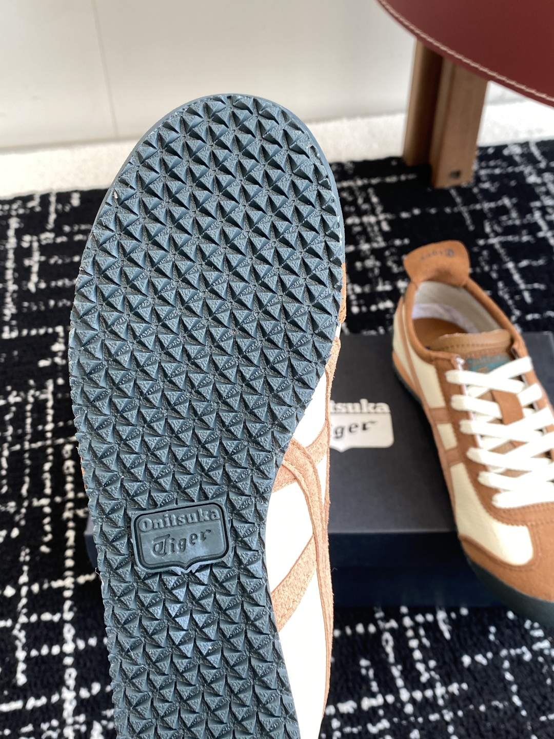 代购级
亚瑟士 Onitsuka Tiger鬼冢虎 反转李小龙

现代经典复古休闲MEXICO66，情侣