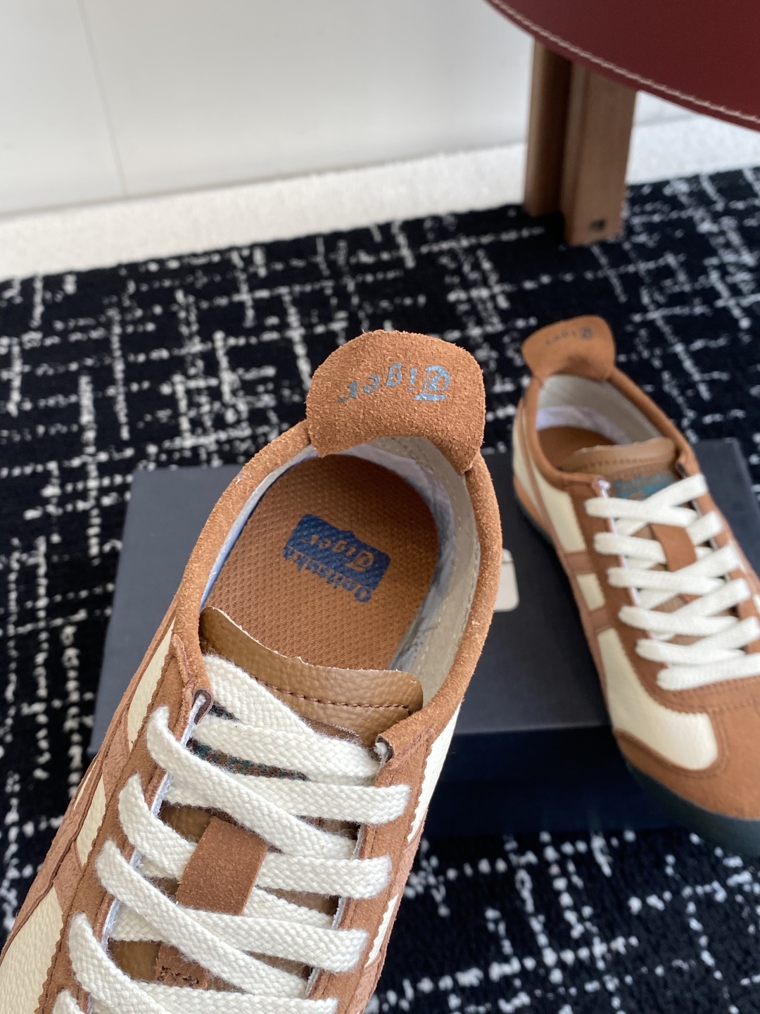 代购级
亚瑟士 Onitsuka Tiger鬼冢虎 反转李小龙

现代经典复古休闲MEXICO66，情侣