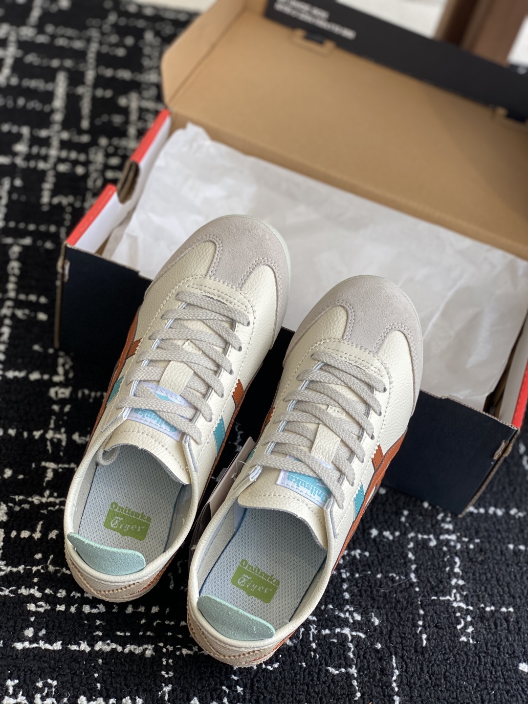 代购级
亚瑟士 Onitsuka Tiger鬼冢虎 反转李小龙

现代经典复古休闲MEXICO66，情侣