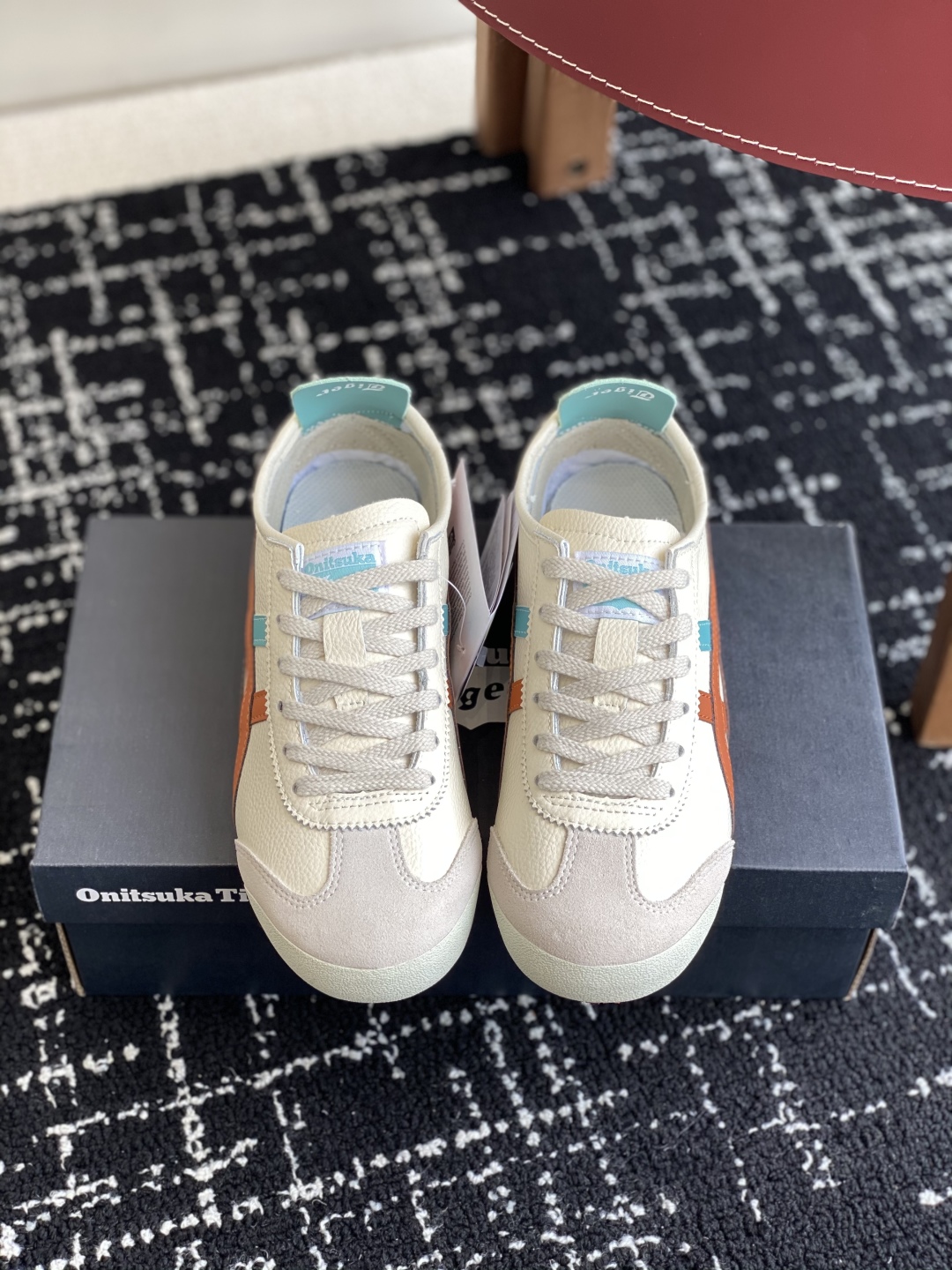 代购级
亚瑟士 Onitsuka Tiger鬼冢虎 反转李小龙

现代经典复古休闲MEXICO66，情侣