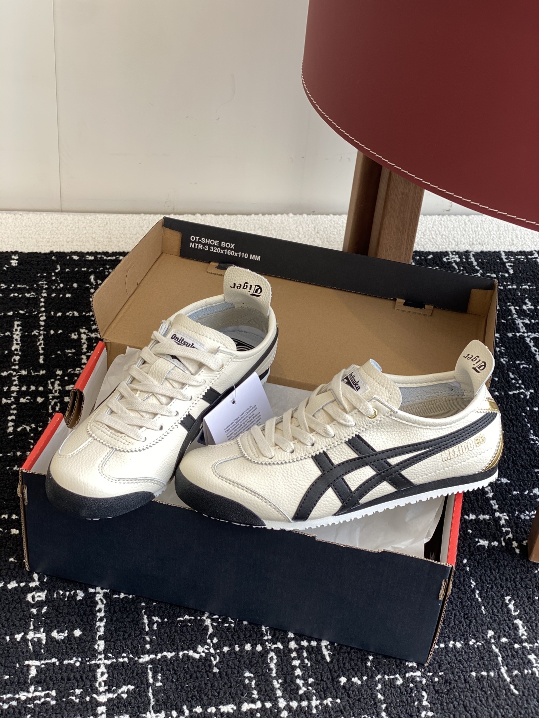 代购级
亚瑟士 Onitsuka Tiger鬼冢虎 反转李小龙

现代经典复古休闲MEXICO66，情侣