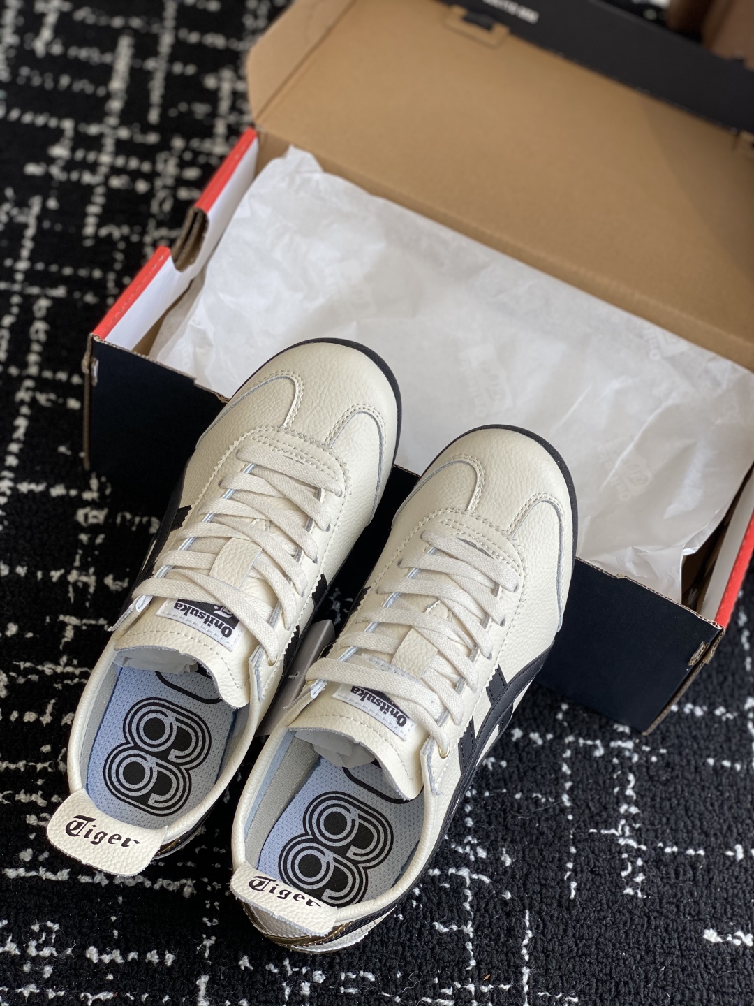 代购级
亚瑟士 Onitsuka Tiger鬼冢虎 反转李小龙

现代经典复古休闲MEXICO66，情侣
