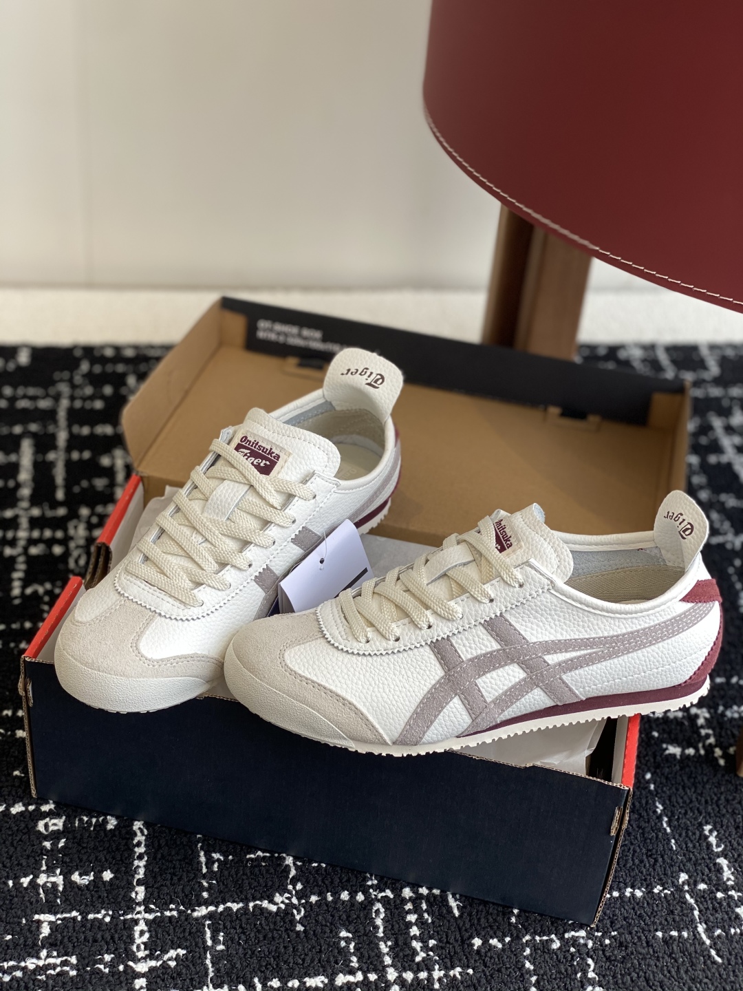 代购级
亚瑟士 Onitsuka Tiger鬼冢虎 反转李小龙

现代经典复古休闲MEXICO66，情侣