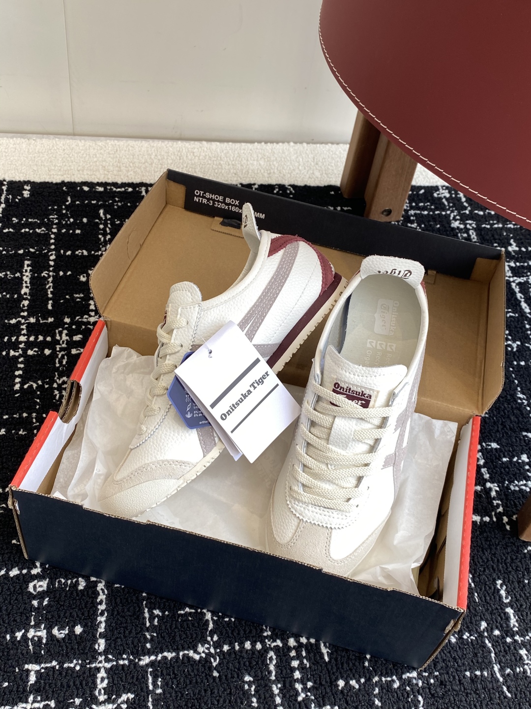 代购级
亚瑟士 Onitsuka Tiger鬼冢虎 反转李小龙

现代经典复古休闲MEXICO66，情侣