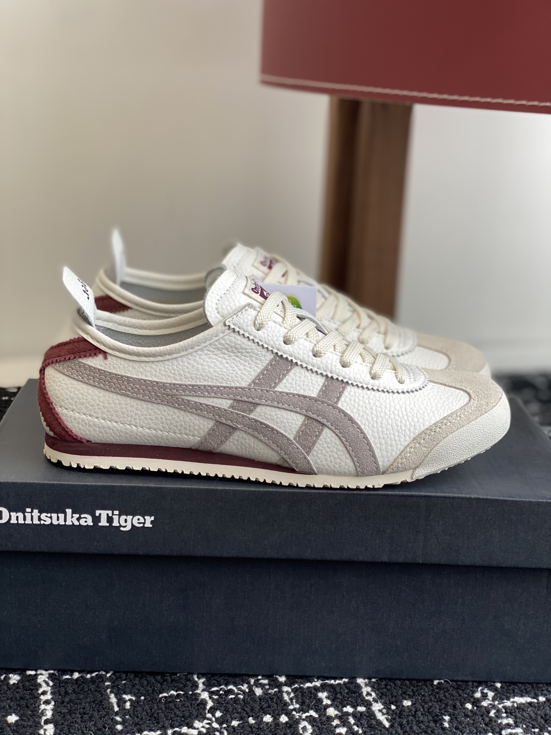 代购级
亚瑟士 Onitsuka Tiger鬼冢虎 反转李小龙

现代经典复古休闲MEXICO66，情侣