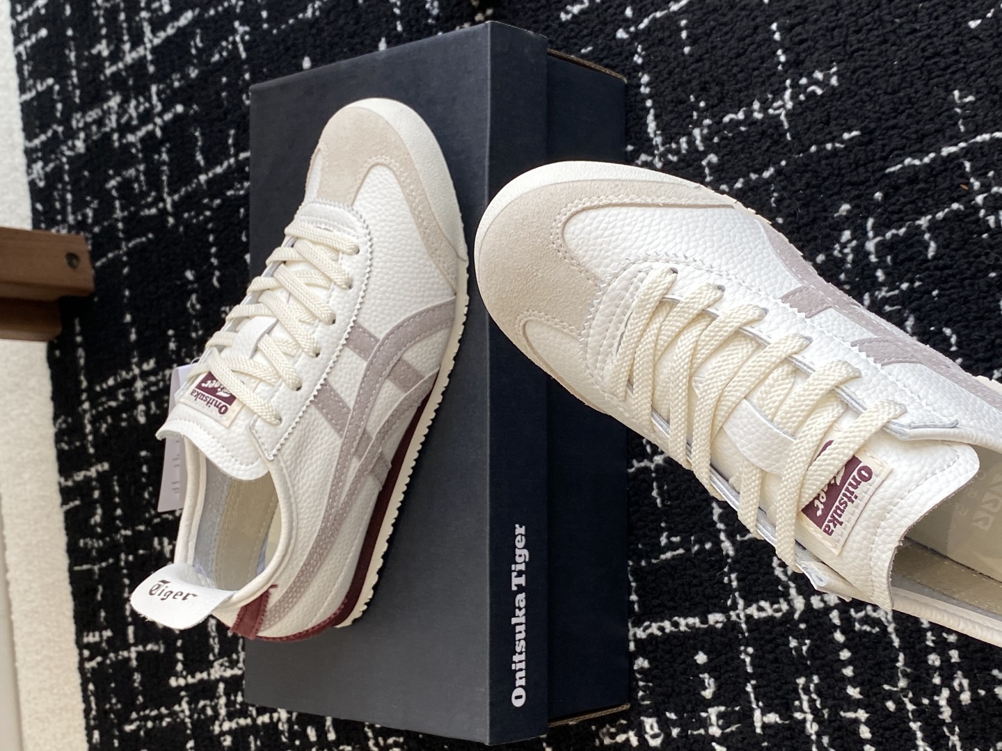 代购级
亚瑟士 Onitsuka Tiger鬼冢虎 反转李小龙

现代经典复古休闲MEXICO66，情侣