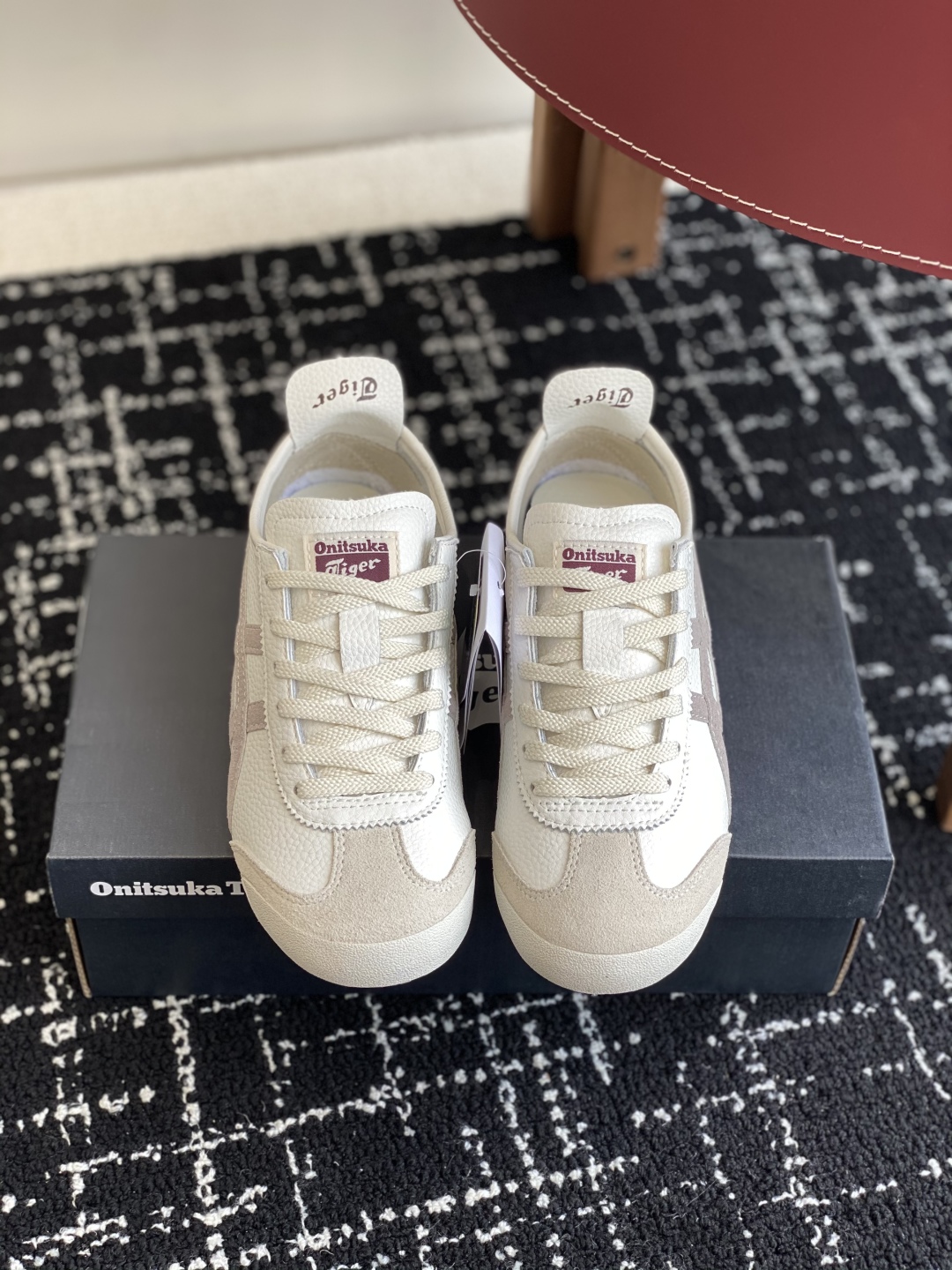 代购级
亚瑟士 Onitsuka Tiger鬼冢虎 反转李小龙

现代经典复古休闲MEXICO66，情侣
