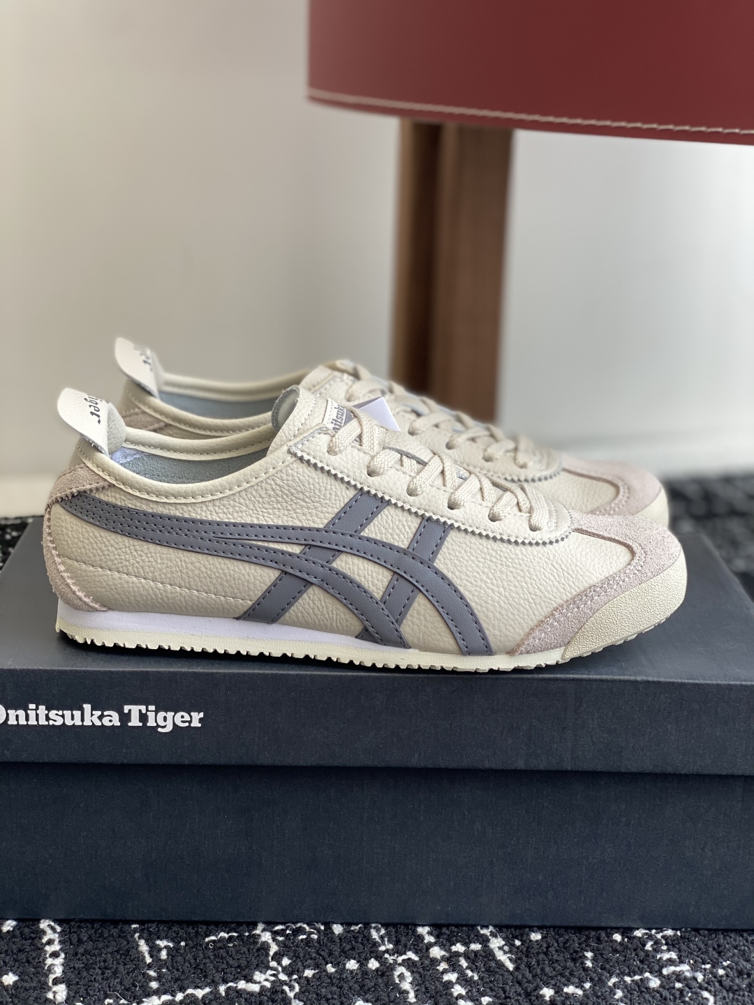 代购级
亚瑟士 Onitsuka Tiger鬼冢虎 反转李小龙

现代经典复古休闲MEXICO66，情侣