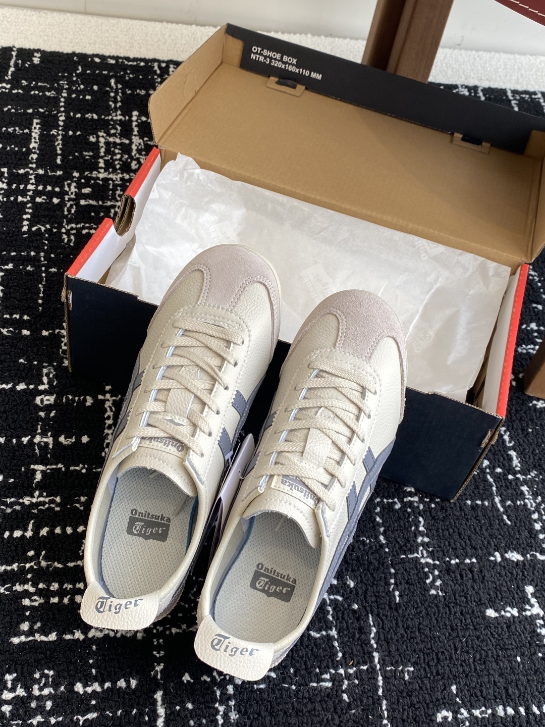 代购级
亚瑟士 Onitsuka Tiger鬼冢虎 反转李小龙

现代经典复古休闲MEXICO66，情侣