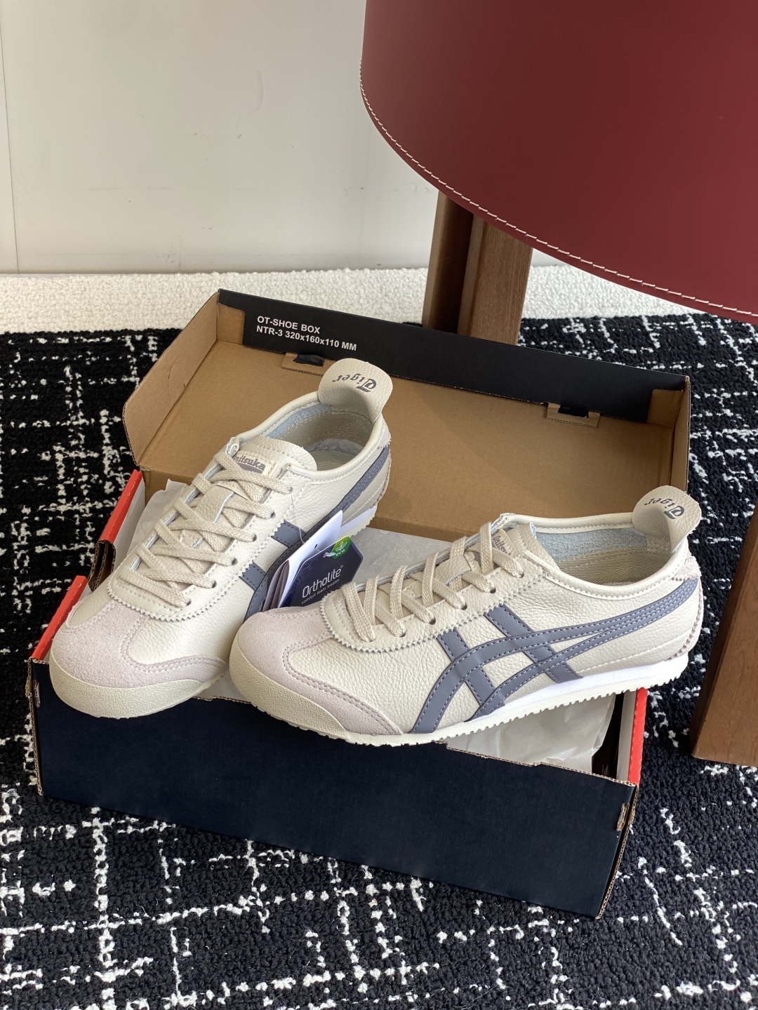 代购级
亚瑟士 Onitsuka Tiger鬼冢虎 反转李小龙

现代经典复古休闲MEXICO66，情侣