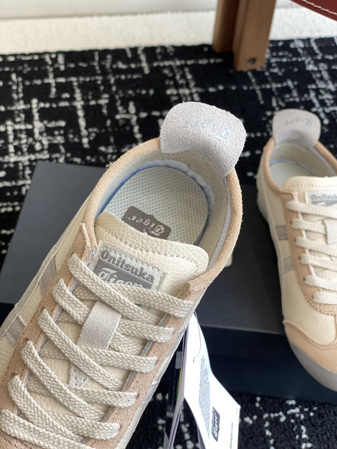 代购级
亚瑟士 Onitsuka Tiger鬼冢虎 反转李小龙

现代经典复古休闲MEXICO66，情侣