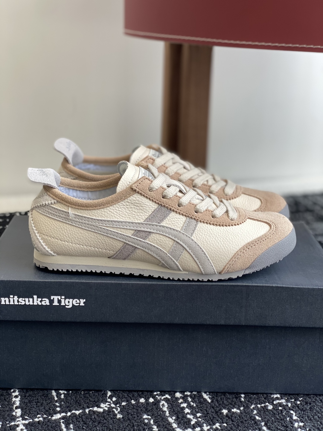 代购级
亚瑟士 Onitsuka Tiger鬼冢虎 反转李小龙

现代经典复古休闲MEXICO66，情侣