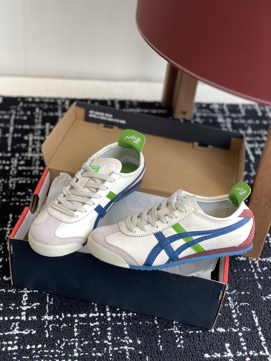 代购级
亚瑟士 Onitsuka Tiger鬼冢虎 反转李小龙

现代经典复古休闲MEXICO66，情侣