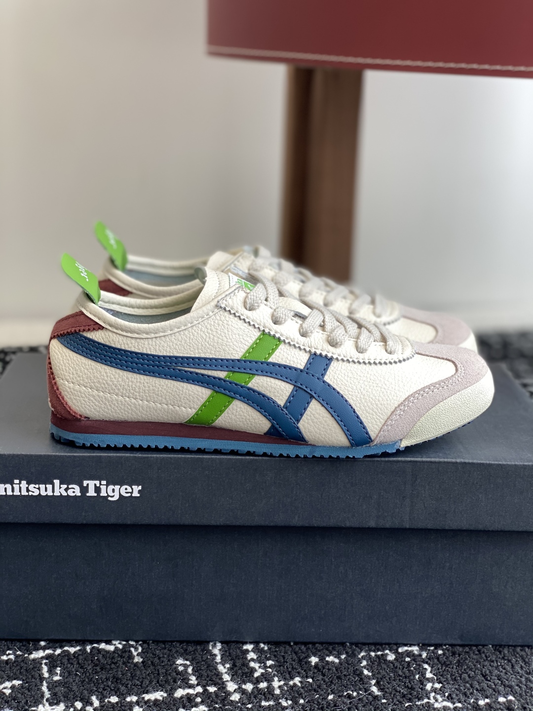 代购级
亚瑟士 Onitsuka Tiger鬼冢虎 反转李小龙

现代经典复古休闲MEXICO66，情侣