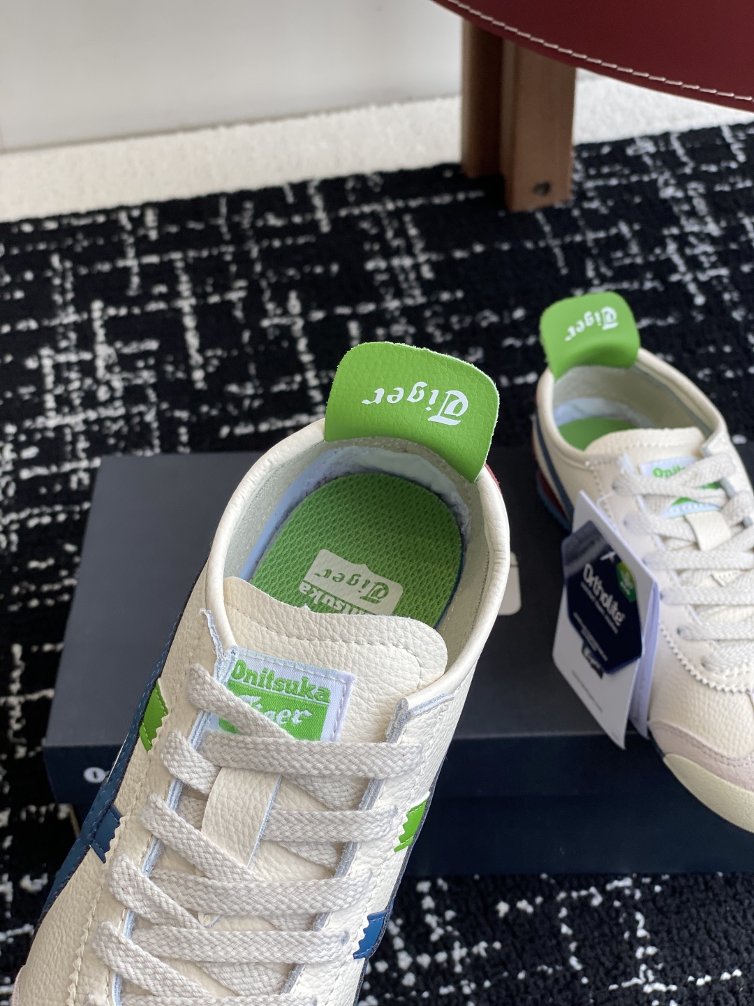 代购级
亚瑟士 Onitsuka Tiger鬼冢虎 反转李小龙

现代经典复古休闲MEXICO66，情侣