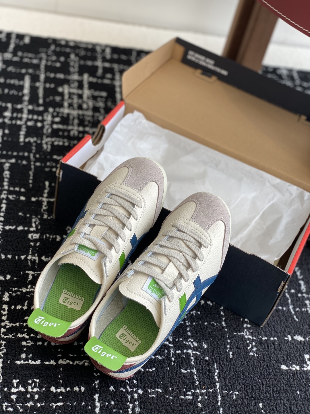 代购级
亚瑟士 Onitsuka Tiger鬼冢虎 反转李小龙

现代经典复古休闲MEXICO66，情侣