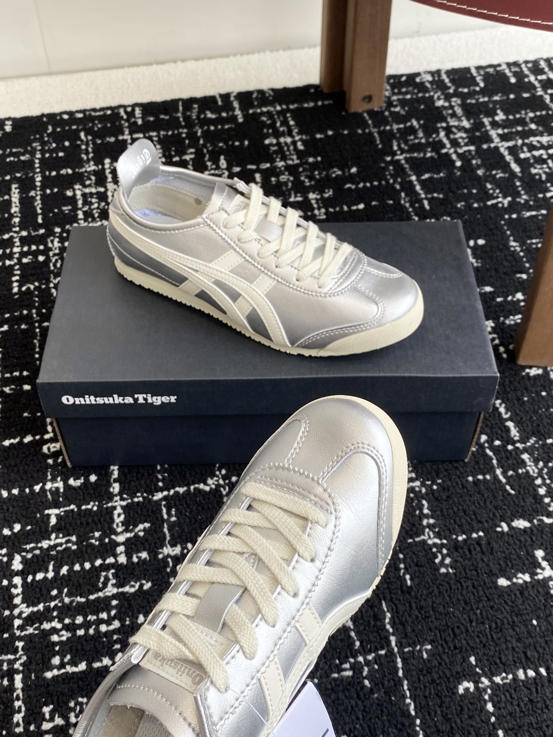 代购级
亚瑟士 Onitsuka Tiger鬼冢虎 反转李小龙

现代经典复古休闲MEXICO66，情侣