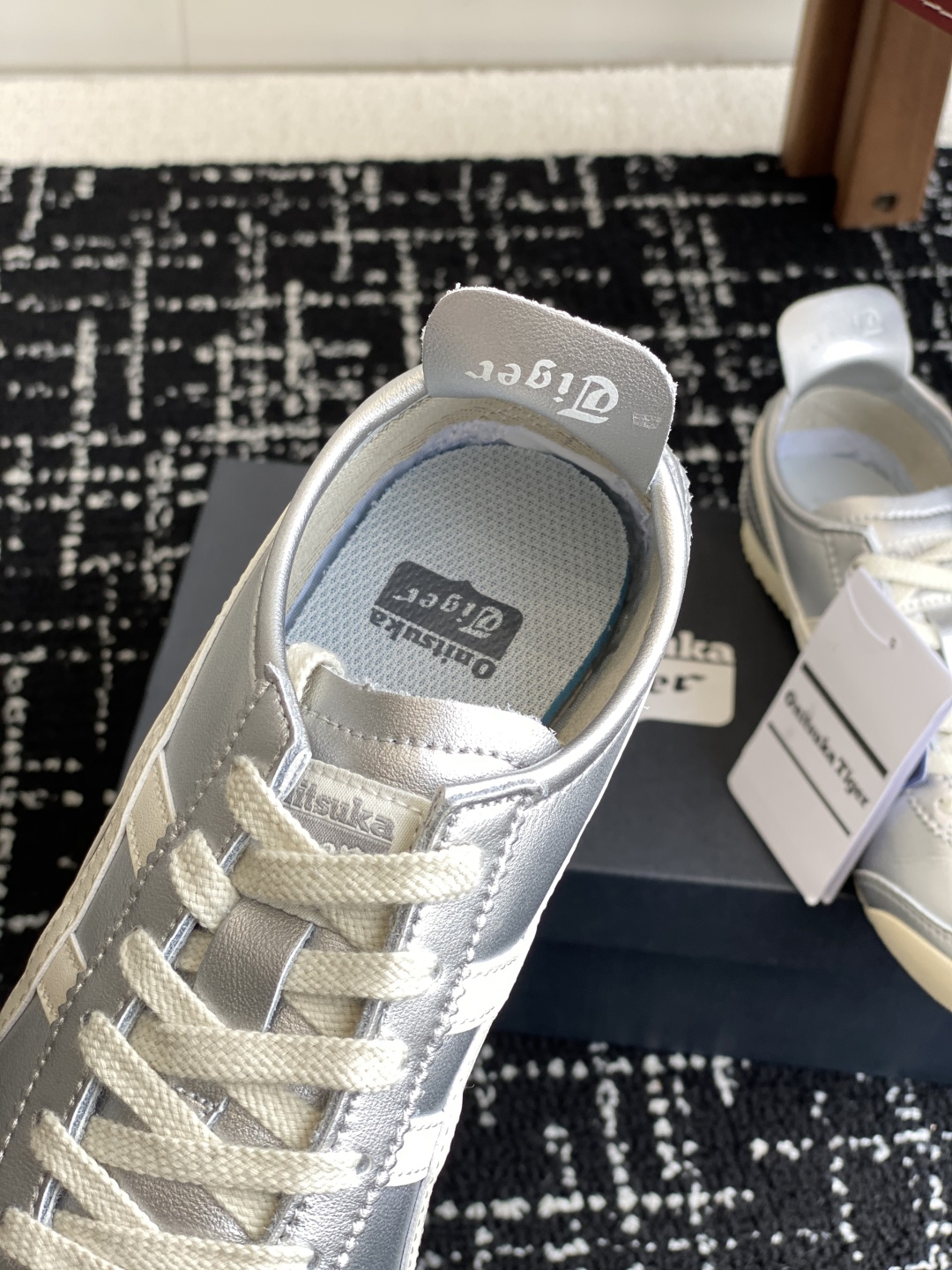 代购级
亚瑟士 Onitsuka Tiger鬼冢虎 反转李小龙

现代经典复古休闲MEXICO66，情侣