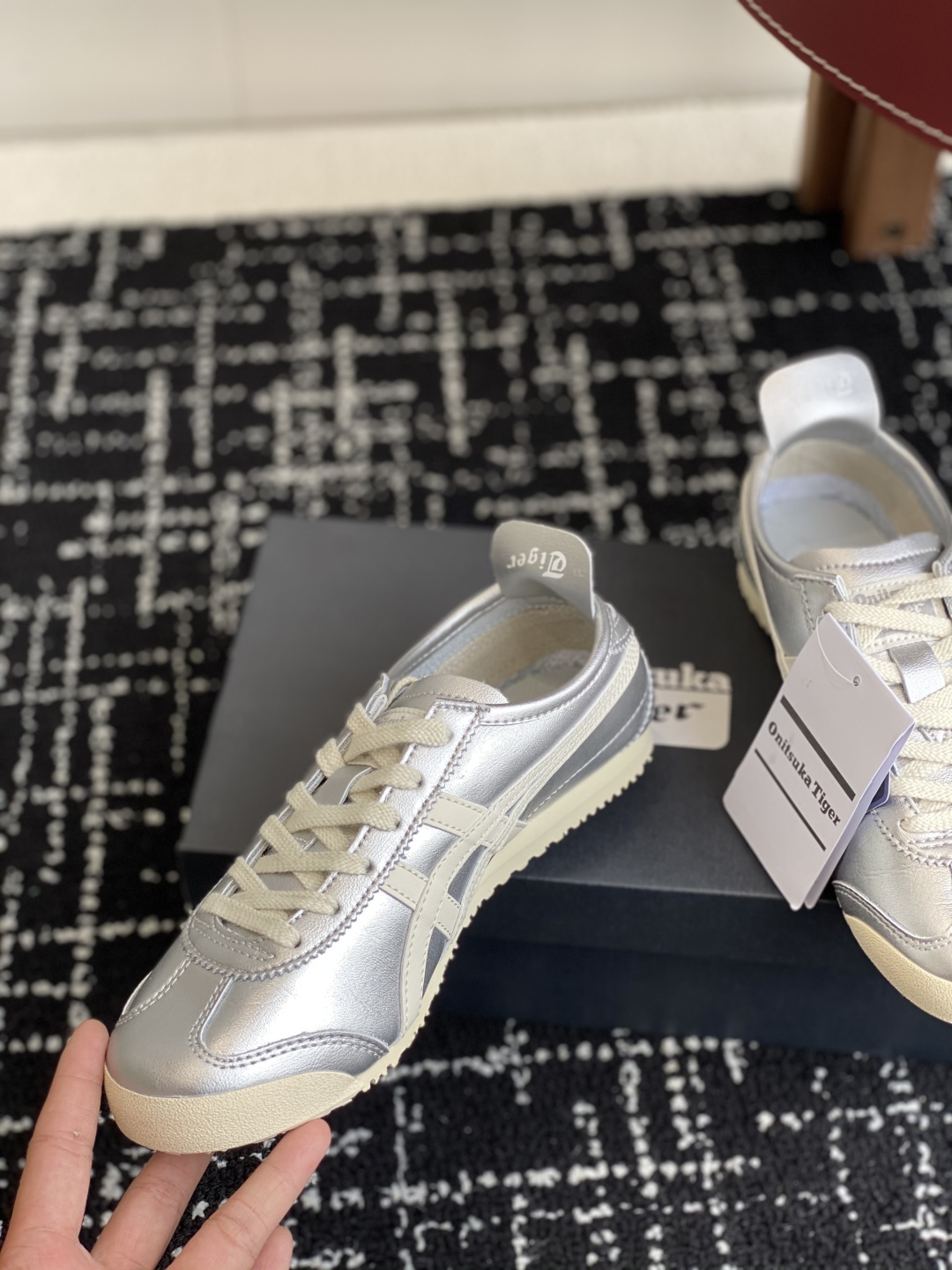 代购级
亚瑟士 Onitsuka Tiger鬼冢虎 反转李小龙

现代经典复古休闲MEXICO66，情侣