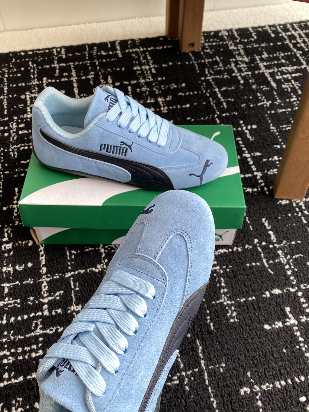 代购级
Puma 25ss时尚与运动的完美融合

Fenty 与彪马的联名无疑是一次时尚与运动的激情碰撞