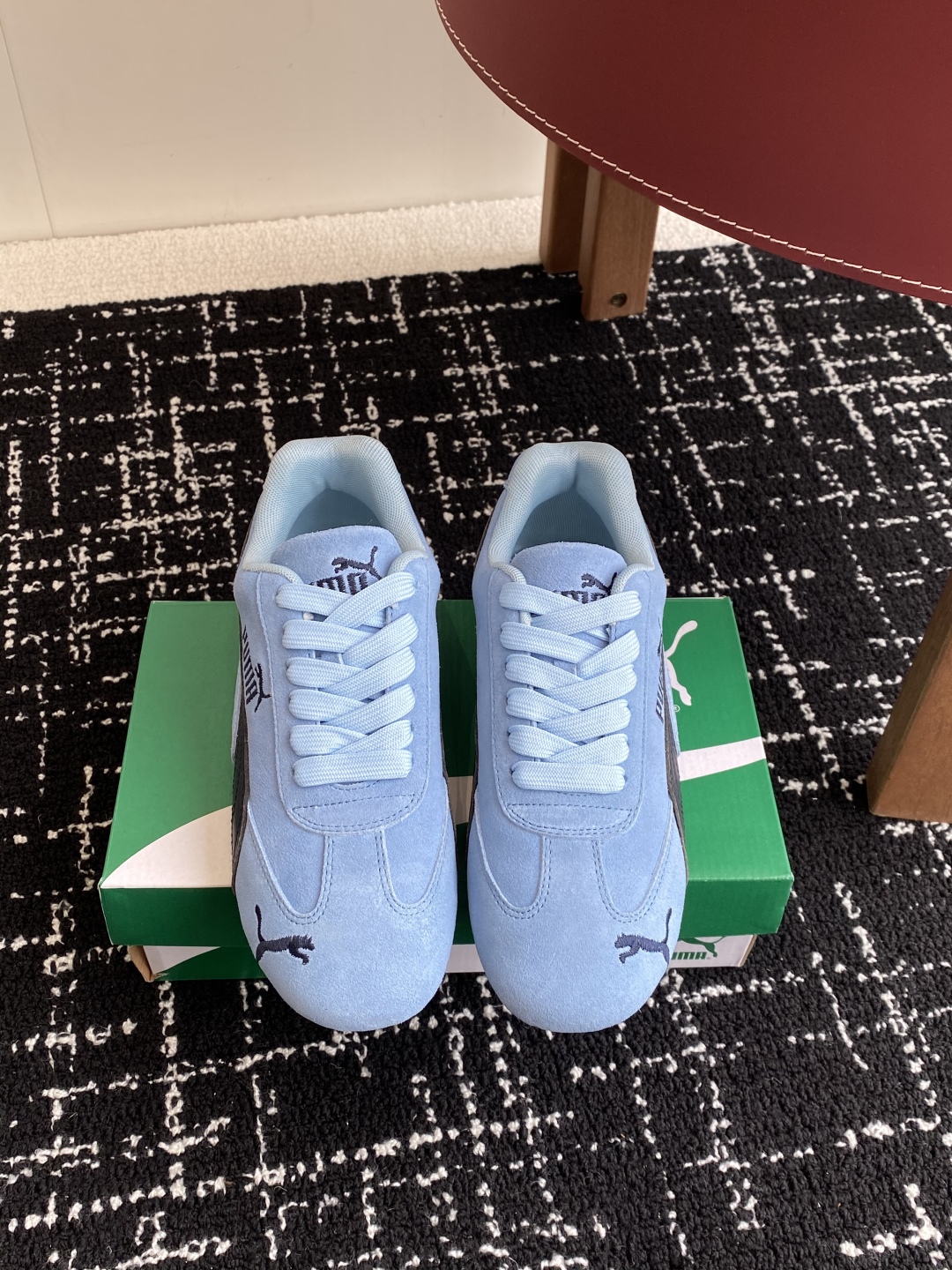 代购级
Puma 25ss时尚与运动的完美融合

Fenty 与彪马的联名无疑是一次时尚与运动的激情碰撞