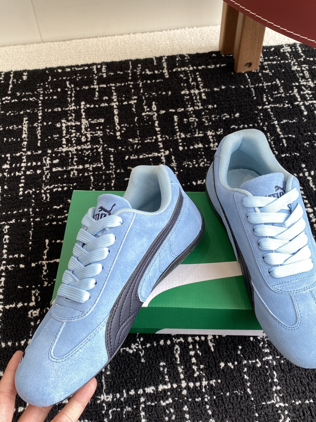 代购级
Puma 25ss时尚与运动的完美融合

Fenty 与彪马的联名无疑是一次时尚与运动的激情碰撞