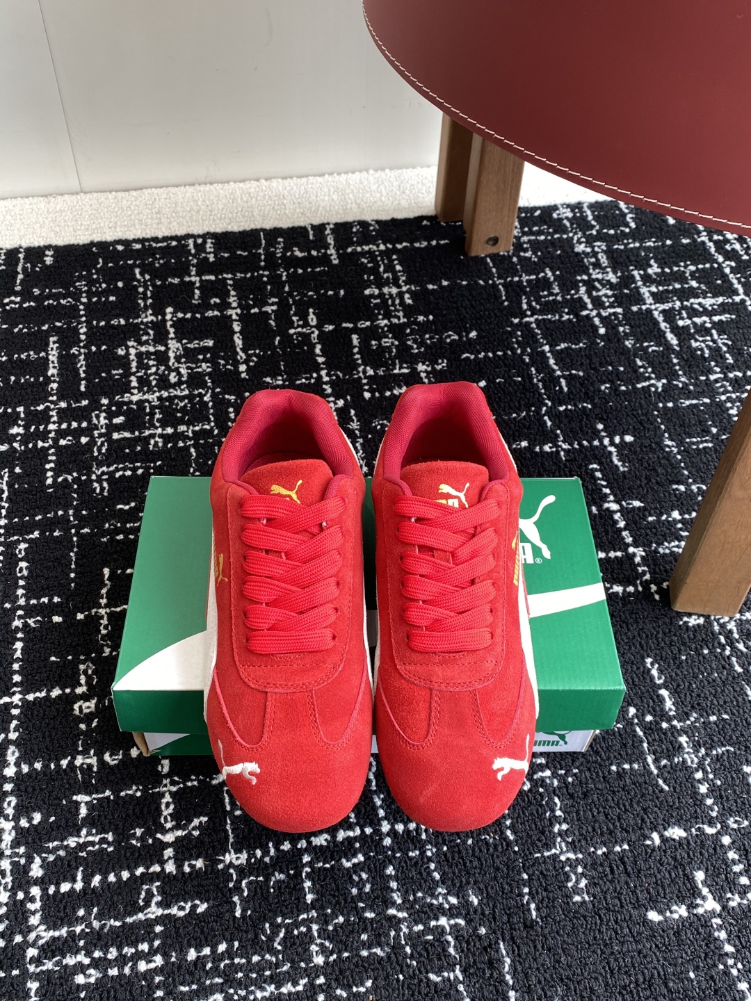 代购级
Puma 25ss时尚与运动的完美融合

Fenty 与彪马的联名无疑是一次时尚与运动的激情碰撞